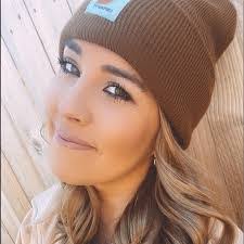 Sarah Cronkhite's Instagram, Twitter & Facebook