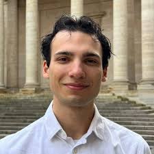 Voilà deux semaines que j'ai commencé, au sein de l'agence Havas Paris, un… 