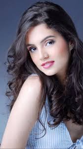 O studio Reinaldo Silva jr, recebeu Maitê @maitebrros para seu ensaio  fotográfico, plena nos seus 17 anos, a adolescência trás um frescor de vida  e pureza, é o que retratamos nessa sessão. Produção ...