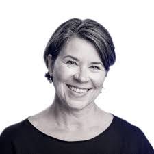 Traci Dyer's Instagram, Twitter & Facebook