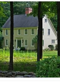 Saltbox Colonial In The Woods Colonial House Saltbox Houses Early American Homes