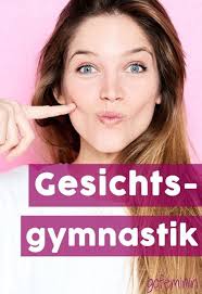 Gesichtsyoga: Diese 7 Übungen sorgen für eine straffe Haut