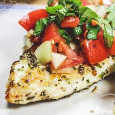 Bruschetta Und Low Carb Wie Passt Das Zusammen Ganz Einfach Das Gerostete Brot Wird Durch Saftige Hahnchenbrustfilets Gesunde Rezepte Rezepte Hauptmahlzeit