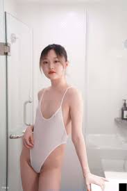 Chinese Model Huanhuan 私密 daring poses leaked
