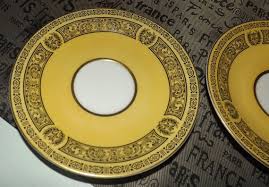 These patterns hold a special place in the hearts of. Vintage 1970s Sears China Japan Golden Damask 3549 Orphan Saucer Black Floral Scrolls Yellow Band Gold Rim Vintage Antique Discontinued China Patterns And Tableware Damask Gold Band