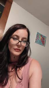 Holly Thomas Rapping