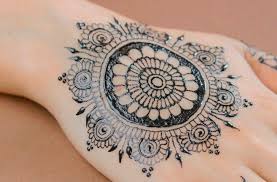 Mix two tablespoons of henna and one tablespoon of shikakai powder with a sufficient amount of water to make a paste. How To Make A Temporary Tattoo At Home A Step By Step Guide Frobunni