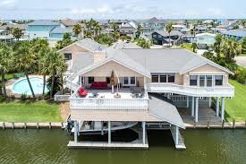 22 Palms 6 Bedroom 4 5 Bathrooms Sleeps 16 Private Pool Guest House And Expansive Deck Sand N Sea Properties San Vacation Home House Styles House Rental
