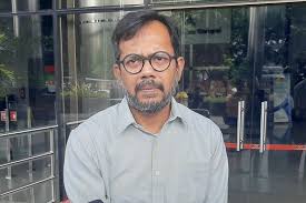 Nyai dewi membongkar dugaan rekayasa kasus penyiraman air keras ke novel baswedan, banyak keganjilan. Nuansa Rekayasa Perkara Novel Baswedan Haris Azhar Nilai Wajar Tuntutan Jaksa Ringan Halaman All Kompas Com