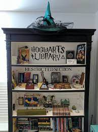 The ideal bookshelf for wizards, witches and muggles alike, its three spacious shelves allow your child to create their very own hogwarts library at home. Hogwarts Bookshelf Small Type