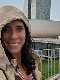 Instantes dessa semana... Teve gravação, city tour, cafezinho no Congresso  e chuvinha no Planalto Central.