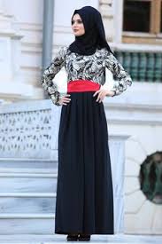 Tesetturlu Abiye Elbise Yaprak Desenli Siyah Tesettur Abiye Elbise 20840s Tesetturisland Com Elbise Mutevazi Kiyafetler Moda Stilleri