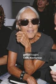 Polly Elder's Instagram, Twitter & Facebook