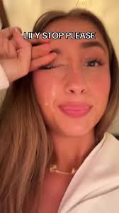 Lily Philips O Ruth Lee