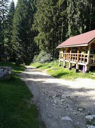 Una dintre ele trece peste o parte cu cascade. Canionul 7 Scari Informatii Utile Harta Si Imagini Cu Traseul Pana La Canion