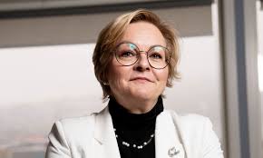 TV 2-kjendis fyller tribunene mot topplag: