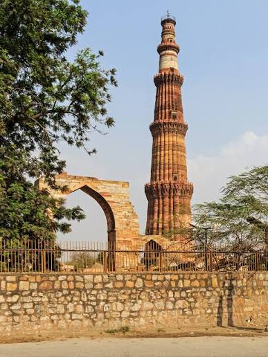File:Qutub Minar in Delhi 03-2016.jpg - Wikimedia Commons
