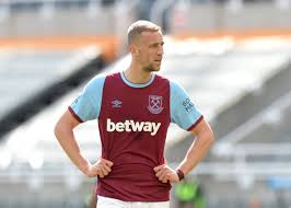 Rice has already played three friendly games for the republic. Psg Mercato West Ham United Midfielder Is Paris Sg S Latest Transfer Target To Address Size In The Midfield Psg Talk