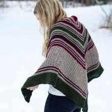 Everyone's going mad for this cocoon shrug knitting pattern and you will too. Free Women S Shrugs Wraps Capes Knitting Patterns Knittinghelp Com