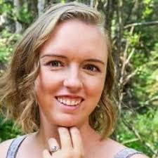 Carol Shina's Instagram, Twitter & Facebook