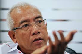 Mahdzir diminta mengulas kenyataan timbalan menteri pendidikan ii, datuk chong sin woon bahawa terdapat sekolah yang mengingkari pekeliling mengenai penggunaan buku kerja di sekolah rendah yang sekali gus menyebabkan bebanan kepada murid. Penangkini Dr M Tak Kembali Ke Umno Lebih Baik Untuk Parti Mahdzir Khalid