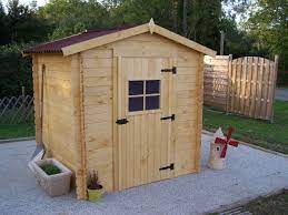 De plus, son toit plat apportera une touche de modernité à votre jardin. Shingle Vs Rouleau Bitume Choisir Le Meilleur Revetement Pour Son Abri De Jardin Blog Conseil Abri Jardin Garage Carport Bons Plans