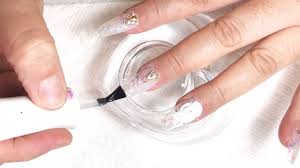 Independientemente del estilo que elijas, puedes estar segura de que tu nuevo y divertido diseño de uñas blancas en gel será increíble. Diseno De Unas Acrilicas En Blanco Transparente Con Decoracion En Tendencia Youtube