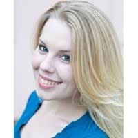 Rebecca Hollingsworth's Instagram, Twitter & Facebook