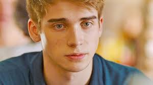 Adopté Bande-annonce VF