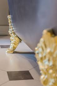 Weitere ideen zu freistehende badewanne, badewanne, wanne. Freistehende Gusseisenbadewanne Modell Nottingham Mit Exklusiv Gestalteten Und Vergoldeten Lowenfussen Traditionelle Bader Badewanne Gusseisen Badewanne