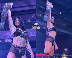 Former WWE superstar wins Arizona championship