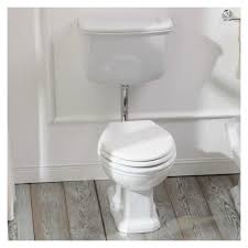 Retro badezimmer von traditional bathrooms gmbh | homify. Vase Mit Rucksack Retro Badezimmer Impero Olympia Ceramica