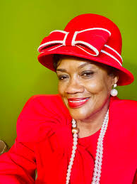 Her favorite color is red🍒🍒 KAY ALI 28 VANIL VANILLA121 apoyel odd  Labello BL SHINE S INE RRY CKB ACKBE