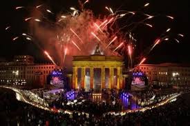 Vuelo + hotel a berlín. Berlin Alemania Berlin Wall New Years Eve Fireworks Fall Of Berlin Wall