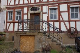 Gelander Aus Metall Vor Fachwerkhaus In Braunfels Fachwerkhauser Haus Schmiedeeisen