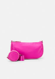 # слушать онлайн альбом «hot pink» (doja cat). Lindex Bag Baguette With Earphone Case Set Handbag Hot Pink Pink Zalando De