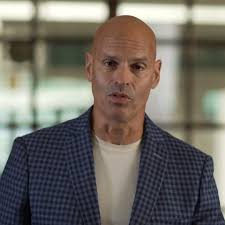 Why do financial advisors continue to choose Cetera?, Formerly affiliated  with Commonwealth, financial advisor Bruce Cramer cites three key aspects  that solidified his decision to call Cetera home:, ✅ ...