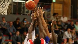 On a capturé le père noël. Tous Les Effectifs De La Saison 2019 2020 De Pro B