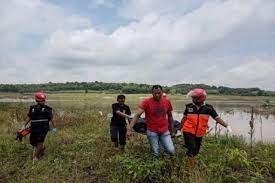 Waduk yang membendung lima sungai itu terdiri dari wilayah perairan seluas 2.830 hektar dan 3.746 hektar lahan yang tidak. Warga Sragen Dikagetkan Penemuan Mayat Mengapung Di Waduk Kedung Ombo Okezone News