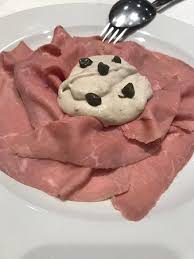 Per il poke piemontese non dovrai far altro che prepararti il vitello tonnato da una parte e il riso dall'altra. Entrada Vitello Tonnato Piemontese Picture Of Da Giuseppina Madrid Tripadvisor
