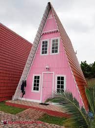Sebuah rumah banglo dan 4 unit bilik berkonsepkan kontena kabin yang unik pasti memberikan pengalaman penginapan yang tidak dapat dilupakan semasa anda di melaka. Menginap Di Rumah Warna Warni Masbro Village Homestay Boutique Melaka Some Bullet For Your Head
