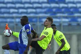 Xeka 2016 yil oktyabr oyida menejer tomonidan braga asosiy jamoasiga chaqirila boshladi xose peseiro.4 u o'zining debyutini primeira liga o'sha. Xeka Zimbio