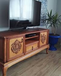 salondaki ikinci favorim parca da tv unitesi oldu aslinda ilk basta butun tv unitesini yagli boya yapmak yoktu aklimda dogacl dekor tv unitesi mobilya boyama