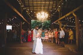 A Beautiful Wedding At Edmond Oklahoma S Barn At The Woods Wedding Venue By Oklahoma Wedding Photo Wedding Photographers Wedding In The Woods Oklahoma Wedding
