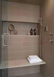 Pin De Nila Rae Ventress En Banos De Diseno Designer Bathrooms Diseno De Banos Banco Para Ducha Cuartos De Bano