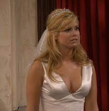 I Love Cheyenne S Wedding Dress From The Tv Show Reba But Unfortunately I Couldnt Find A Full Length Phot Joanna Garcia Wedding Movies Movie Wedding Dresses