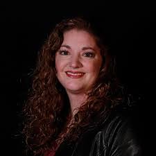 Traci Dellinger's Instagram, Twitter & Facebook