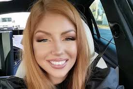 She has went on to win multiple awards in hungary, and took part in a dal in 2012, 2016, and 2018. Tolvai Reni Es Edesanyja Nagyon Hasonlitanak Georgetta 55 Evesen Is Gyonyoru Hazai Sztar Femina