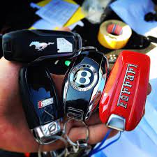 Jack rix, deputy editor of top gear, managed to get his hands on the roma's key. Luxury Cars Remote Key Fobs In Hand Bentley Ferrari Mustang Super Cars Car Collection Luxury Cars