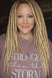 My sister has very fine hair, but wants locs, so said I'll ask here if  people can send pics of their thin hair and after install. I've told her  it's fine and